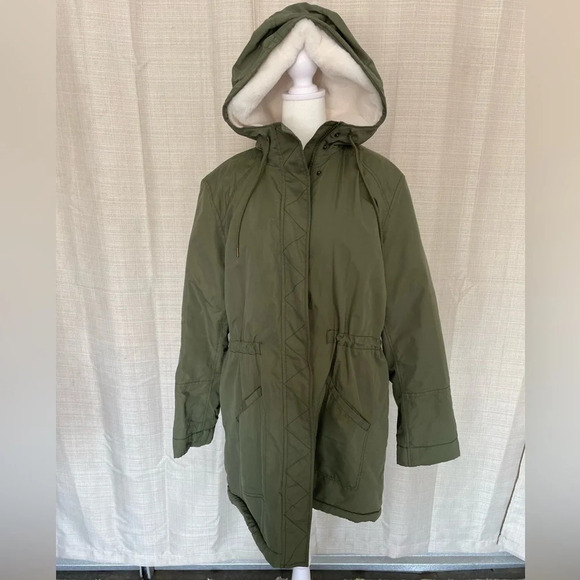 Old Navy Jackets & Blazers - COPY - Women's Old Navy Faux Fur Lined Snow Jacket - Sz. L